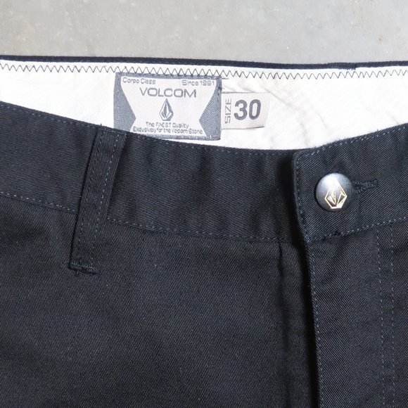 Volcom. Men's 30. Shorts. Black. - Picture 3 of 5